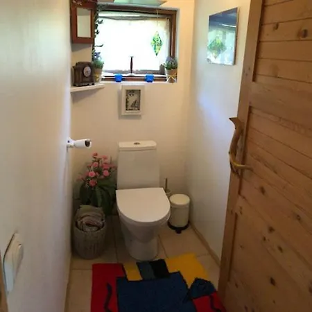 Сasa de vacaciones Cozy Forest House With Sauna And Grillhouse