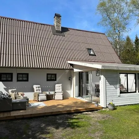펜션 Cozy Forest House With Sauna And Grillhouse